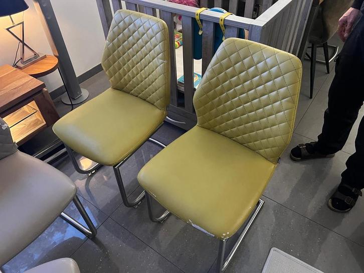 Set Stoelen - Stijlvol en Comfortabel, Huis en Inrichting, Stoelen, Gebruikt, Vijf, Zes of meer stoelen, Metaal, Overige kleuren