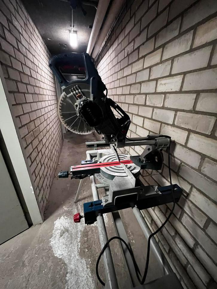 Bosch GCM 800 SJ Afkortzaag + Onderstel, Doe-het-zelf en Verbouw, Gereedschap | Zaagmachines, Gebruikt, Afkortzaag, 1200 watt of meer