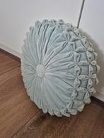 Velvet fluweel lichtblauw zacht kussentje met deco plooien, Ophalen of Verzenden, Zo goed als nieuw, Blauw, Rond