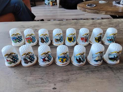 Vingerhoedjes Friesland vlaggen,wapens,plaatsen 1,50 p.stuk, Verzamelen, Vingerhoedjes, Zo goed als nieuw, Ophalen of Verzenden