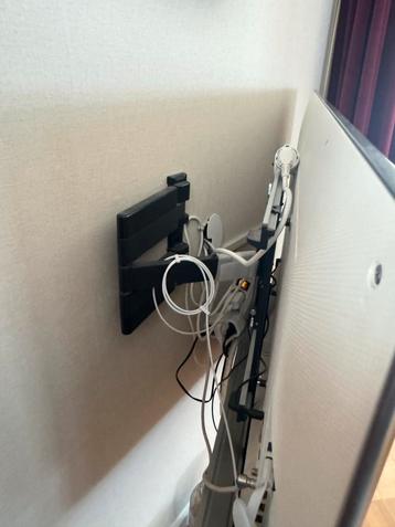 LG TV met Muurbeugel & Afstandsbediening beschikbaar voor biedingen