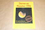 Sterren en Planeten - Sterrenhemel van maand tot maand 1996, Boeken, Gelezen, Ophalen of Verzenden