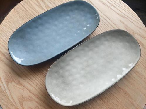 2 Serveerschalen - Blauw & Beige - Zo Goed Als Nieuw, Huis en Inrichting, Keuken | Servies, Zo goed als nieuw, Schaal of Schalen