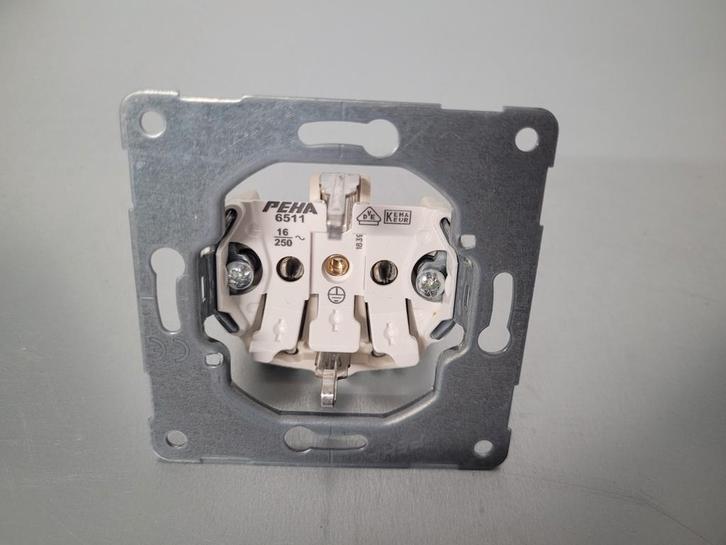 PEHA 6511 Stopcontact WCD - Nieuw (20 stuks), Doe-het-zelf en Verbouw, Elektra en Kabels, Nieuw, Stopcontact, Ophalen of Verzenden