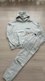 FEAR OF GOD ESSENTIALS LIGHT OATMEAL FULL SET, Maat 48/50 (M), Nieuw, Ophalen of Verzenden, Essentials