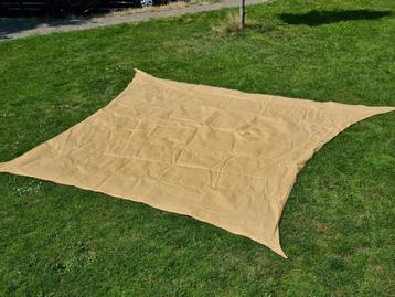 Groot schaduwdoek 4,5 x 5 meter met spanners beschikbaar voor biedingen