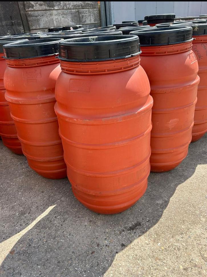 Tonnen, vaten € 7,50, Tuin en Terras, Regentonnen, Zo goed als nieuw, 150 liter of meer, Ophalen