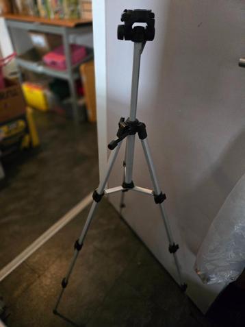 Lichtgewicht Camera Statief met Tas  beschikbaar voor biedingen