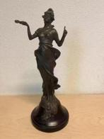 ANTIEK/VINTAGE! Beeld vrouw op voet gedetailleerd BIEDEN, Antiek en Kunst, Ophalen of Verzenden
