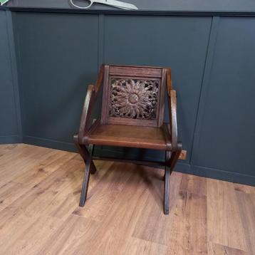 Antieke Glastonbury Priesterstoel beschikbaar voor biedingen