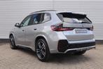 BMW iX1 eDrive20 High Executive M Sport / Panoramadak / Spor, Auto's, BMW, Zwart, Stoelverwarming, Nieuw, SUV of Terreinwagen