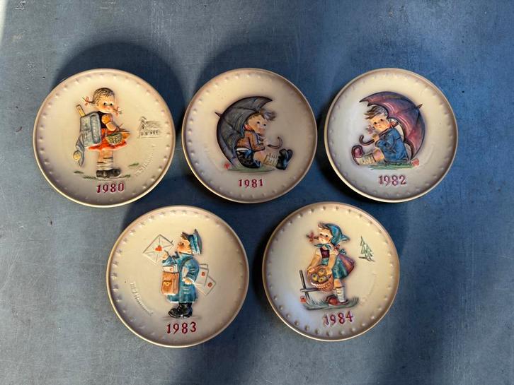 Jaarplaat Hummel 1980, 1981, 1982, 1983 en 1984, Huis en Inrichting, Keuken | Servies, Bord(en), Overige stijlen, Ophalen