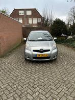 Toyota Yaris 1.3 16V Vvt-i 5DR MMT 2010 Grijs, 750 kg, 4 cilinders, 100 pk, 39 €/maand