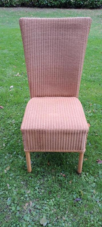 4 Prachtige Eetkamerstoelen - H:1m, B:45cm beschikbaar voor biedingen