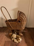 Rotan poppenwagen vintage riet poppenwieg kinderwagentje, Ophalen of Verzenden, Gebruikt, Babypop