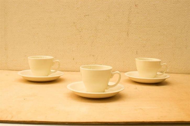 6 delig Royal Boch porseleinen kop en schotel 44628, Huis en Inrichting, Keuken | Servies, Gebruikt, Kop(pen) en/of Schotel(s)