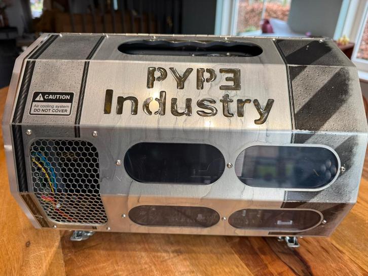 Industrial Mod-Case Gaming PC–Zeldzaam • 5600X + RX6650XT, Computers en Software, Desktop Pc's, Zo goed als nieuw, 4 Ghz of meer