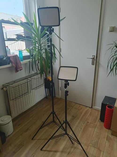 Bresser br-24b led lichtset, 2 lampen, kleurtemp instelbaar, Audio, Tv en Foto, Fotografie | Fotostudio en Toebehoren, Zo goed als nieuw