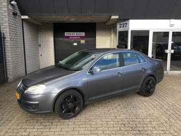 Volkswagen Jetta 1.6 Comfortline / CLIMA / ALU VELGEN / SEDA beschikbaar voor biedingen