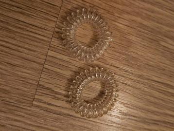 2 transparant haarstiekjes (doos C)  € 0,25  beschikbaar voor biedingen