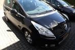 Peugoet 5008 pano en video in rugleuning. 600 BPM, Auto's, Voorwielaandrijving, Euro 5, Stof, Zwart