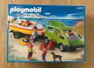 PLAYMOBIL Gezinswagen met boot - 4144 beschikbaar voor biedingen