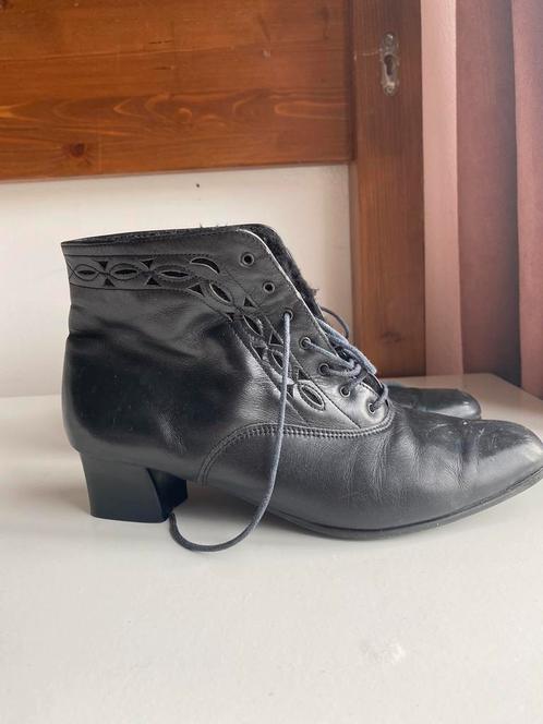 Zwart leren veterlaarsjes met lage hak maat 38, Kleding | Dames, Schoenen, Zo goed als nieuw, Zwart, Ophalen of Verzenden