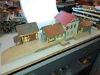 Leuk station met loods in ho, Hobby en Vrije tijd, Modeltreinen | H0, Ophalen of Verzenden, Zo goed als nieuw, Gelijkstroom of Wisselstroom