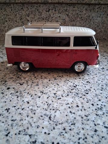 speaker in de vorm van een vw bus. beschikbaar voor biedingen
