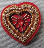 Broche hartvorm, Sieraden, Tassen en Uiterlijk, Broches, Overige materialen, Ophalen of Verzenden, Zo goed als nieuw, Rood