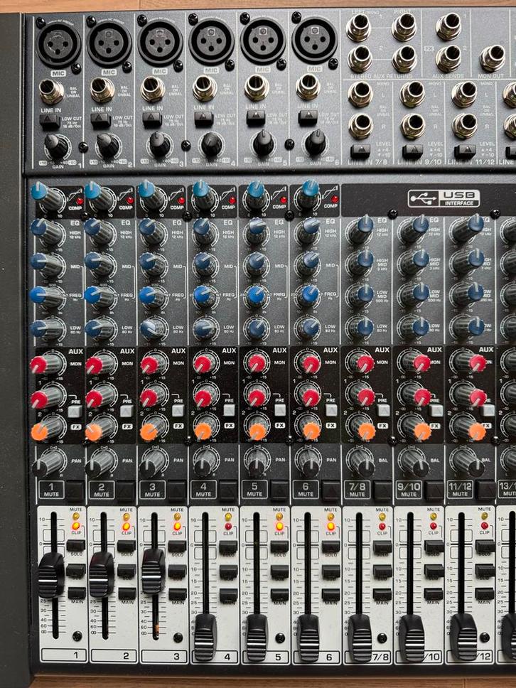 Behringer Xenyx 1832 Mengtafel - 10 Kanalen, Muziek en Instrumenten, Mengpanelen, Gebruikt, 10 tot 20 kanalen, Microfooningang