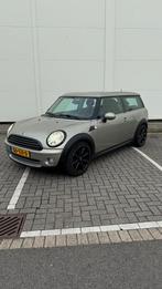 Mini Clubman 1.6 16V Cooper Grijs - ketting vervangen, Voorwielaandrijving, Metallic lak, 4 cilinders, Leder en Stof