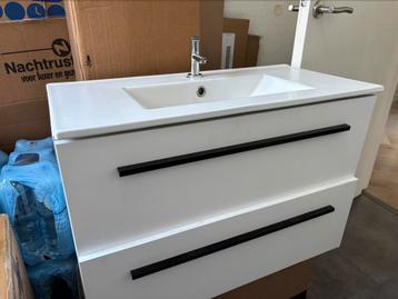 Badkamermeubel 80x50 met sifon en kraan beschikbaar voor biedingen