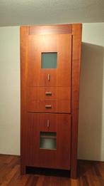 Te koop. Een prachtige houten kast, Ophalen
