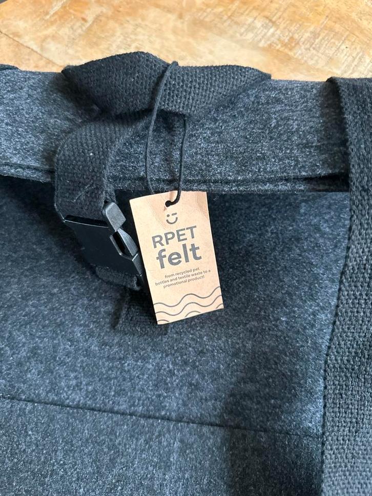 Rpet Felt Rugzak - Lichtgewicht Donkergrijs, Sieraden, Tassen en Uiterlijk, Tassen | Rugtassen, Nieuw, Overige merken, 25 tot 40 cm
