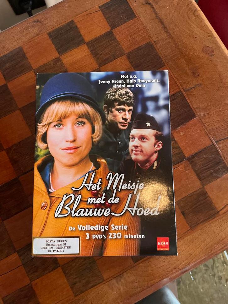 DVD Het Meisje met de Blauwe Hoed, Cd's en Dvd's, Dvd's | Tv en Series, Zo goed als nieuw, Komedie, Boxset, Alle leeftijden, Ophalen of Verzenden