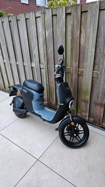 Segway b110s 45km met shad koffer en helm beschikbaar voor biedingen