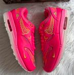Nike Air Max 1 roze wit geborduurd EU 45.5 Nieuw in Doos, Overige kleuren, Nike, Nieuw, Ophalen of Verzenden