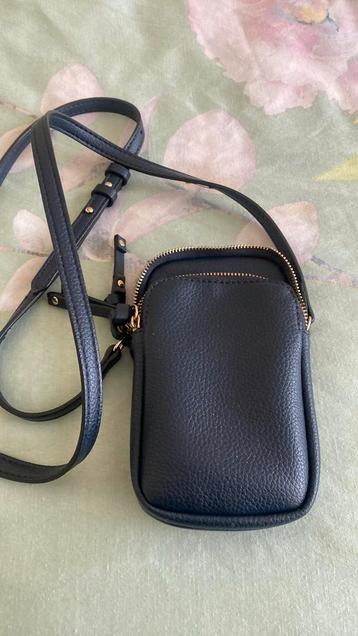 2 Leather crosbodybags blauw en zwart 18x10 cm beschikbaar voor biedingen