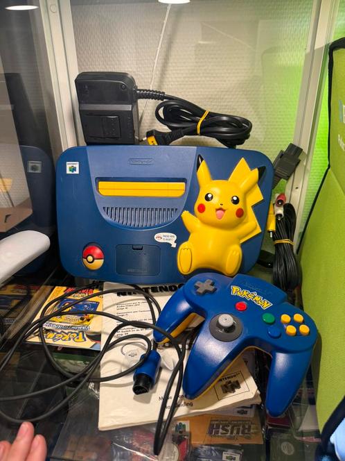 Pikachu n64, Spelcomputers en Games, Spelcomputers | Nintendo 64, Zo goed als nieuw, Met 1 controller, Ophalen of Verzenden