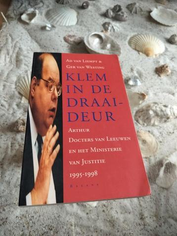 Ger van Westing & Ad van Liempt - Klem in de draaideur beschikbaar voor biedingen