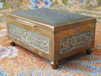 Mooi antiek Oosters doosje van bewerkt koper en hout 10 cm., Antiek en Kunst, Ophalen of Verzenden