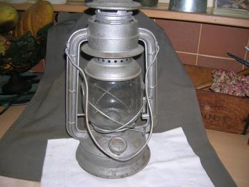 Fuerhand nr 260 stormlantaarn stormlamp onderzijde schade beschikbaar voor biedingen