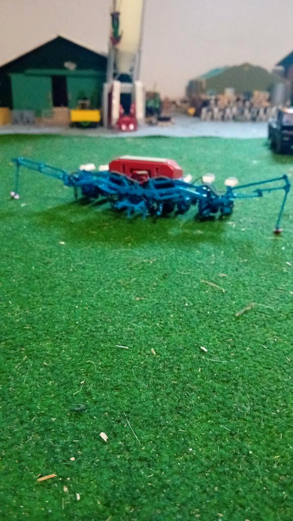 Zaaimachine model 1:32 - Sloopmodel, Hobby en Vrije tijd, Modelbouw | Auto's en Voertuigen, Gebruikt, Overige typen, 1:32 tot 1:50