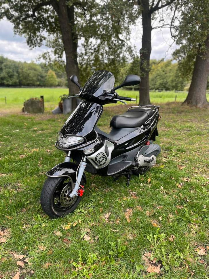 Gilera runner 180cc FXR DD, Fietsen en Brommers, Scooters | Piaggio, Zo goed als nieuw, Overige modellen, Tweetakt, Ophalen