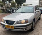 Hyundai Elantra 1.6 Sedan 2004 Grijs, Voorwielaandrijving, 1599 cc, Handgeschakeld, 550 kg