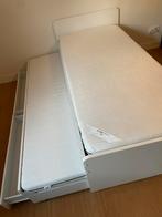 Uitschuifbaar bed met twee matrassen en laden bergruimte, Ophalen, Gebruikt, 90 cm, Wit