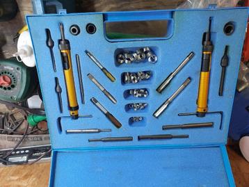 schroefdraad reparatie set beschikbaar voor biedingen