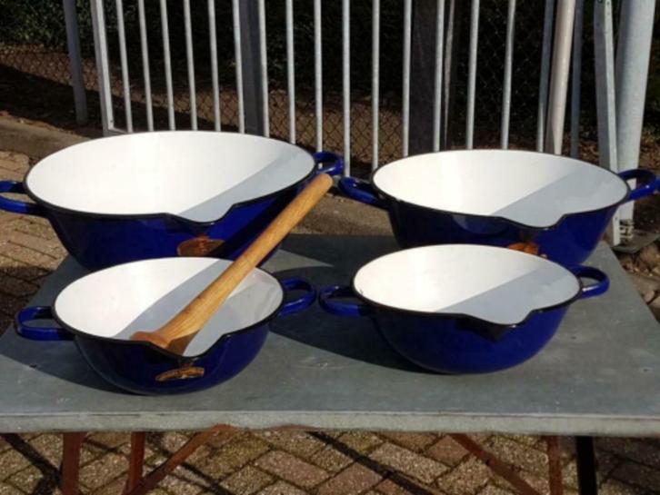 Antieke set met 4 emaille schalen uit een Duitse apotheek, Antiek en Kunst, Antiek | Emaille, Ophalen of Verzenden