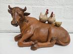 LIGGENDE KOE MET KIPPEN EN KUIKEN , NIEUW , DECO, Ophalen of Verzenden, Nieuw, Boerderijdier